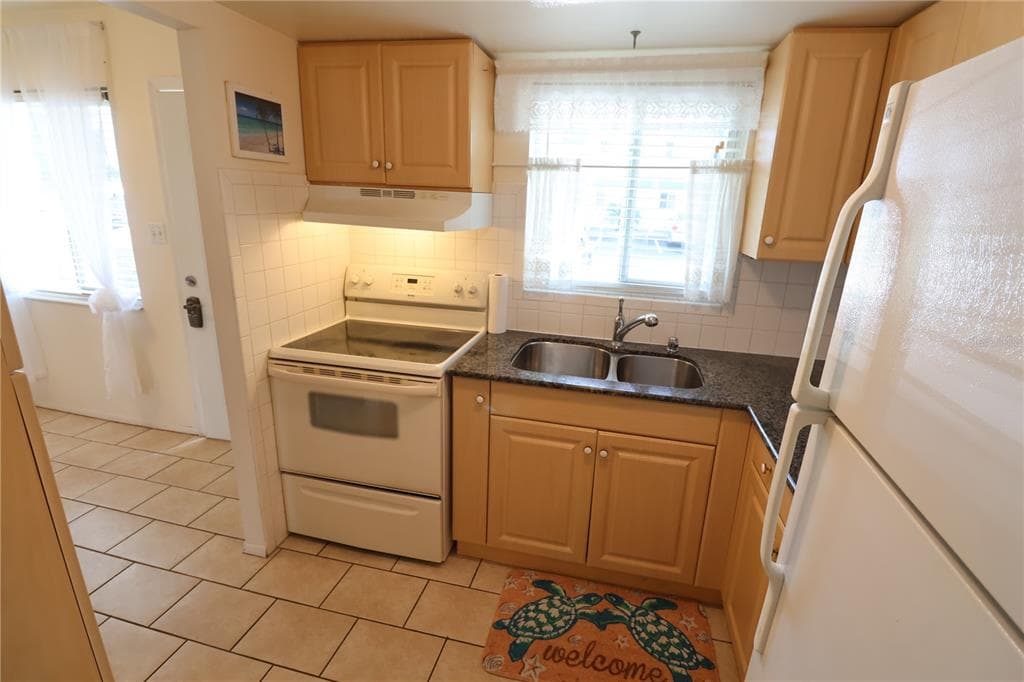 1849 SUNNY DRIVE UNIT G3 - Interior/Exterior Photo 2 - BRADENTON, FL