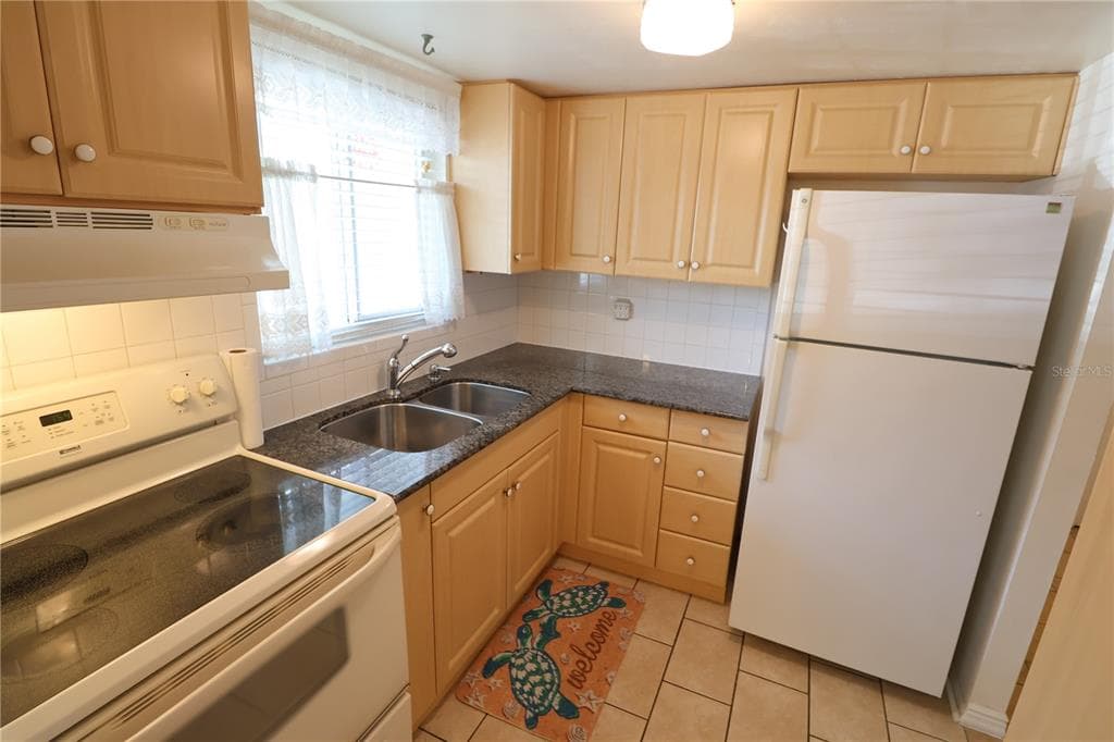 1849 SUNNY DRIVE UNIT G3 - Interior/Exterior Photo 3 - BRADENTON, FL