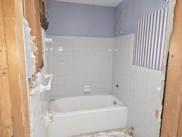 2611 27TH AVENUE DRIVE W - Interior/Exterior Photo 3 - BRADENTON, FL