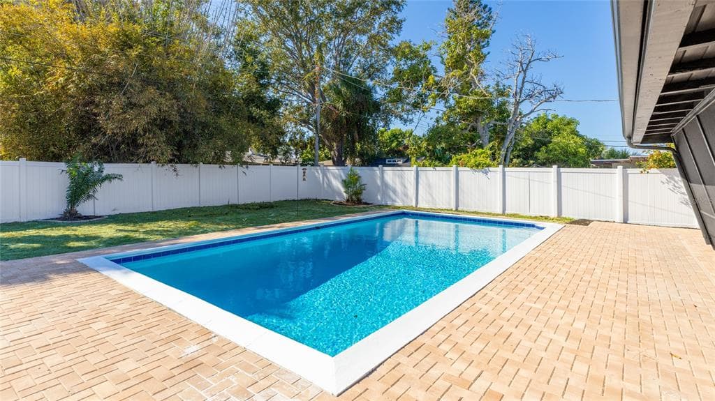 2424 HAMLIN LANE - Interior/Exterior Photo 4 - SARASOTA, FL