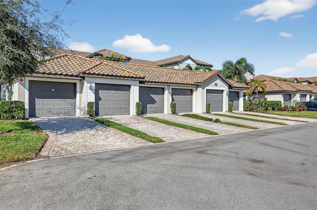 5720 PALMER CIRCLE UNIT 102 - Interior/Exterior Photo 4 - BRADENTON, FL