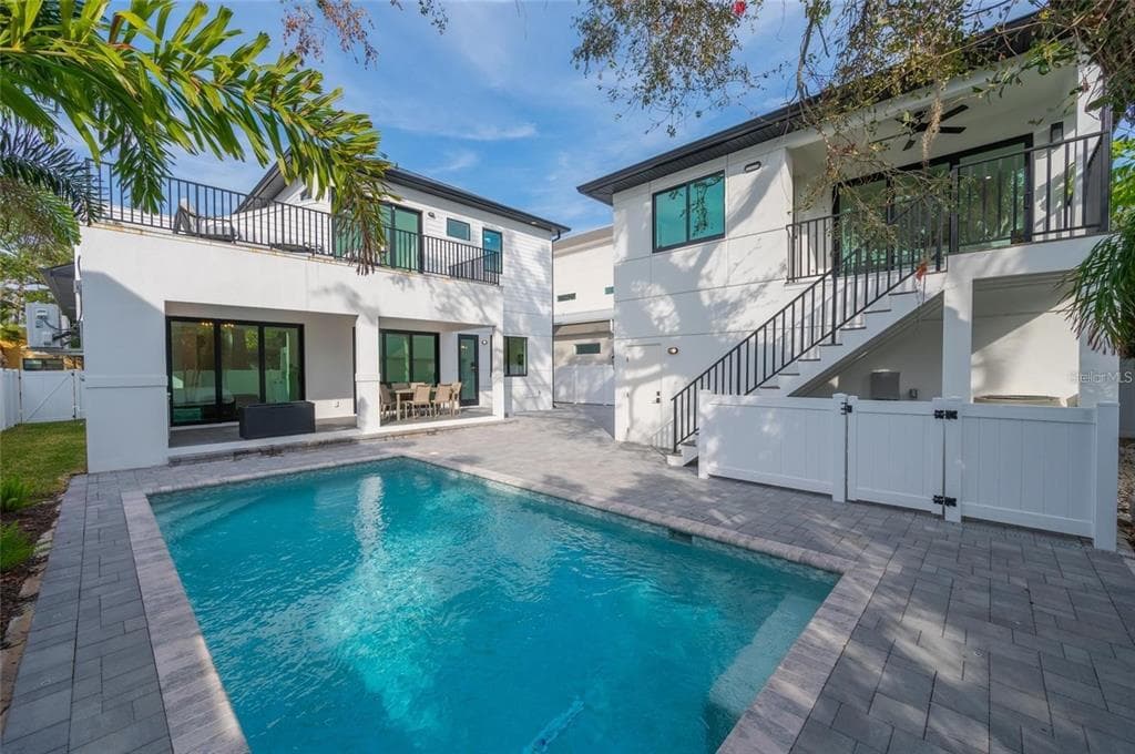 2440 FLOYD STREET - Interior/Exterior Photo 3 - SARASOTA, FL