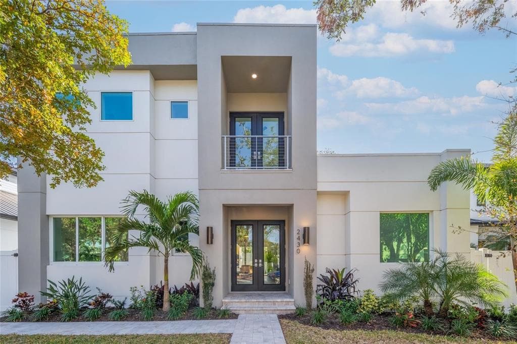 2430 FLOYD STREET - Interior/Exterior Photo 2 - SARASOTA, FL