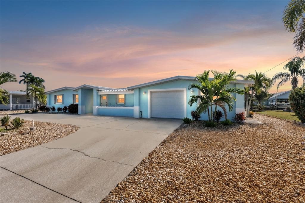 513 71ST STREET - Interior/Exterior Photo 2 - HOLMES BEACH, FL