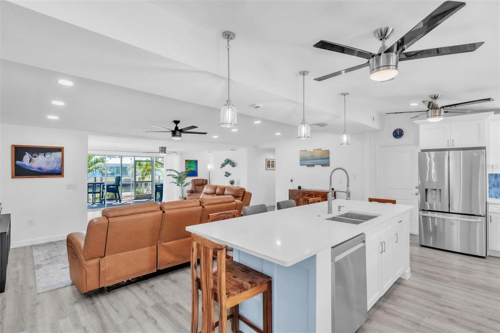 513 71ST STREET - Interior/Exterior Photo 5 - HOLMES BEACH, FL