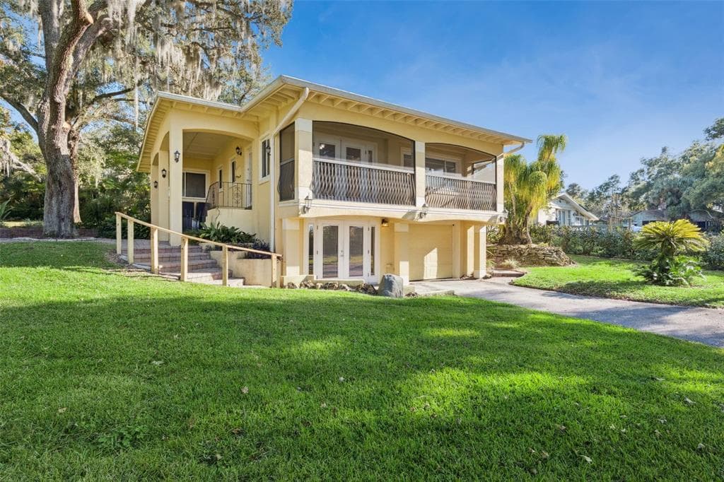 4611 OLA BEACH DRIVE - MOUNT DORA, FL - 3bd/2ba - $595,000