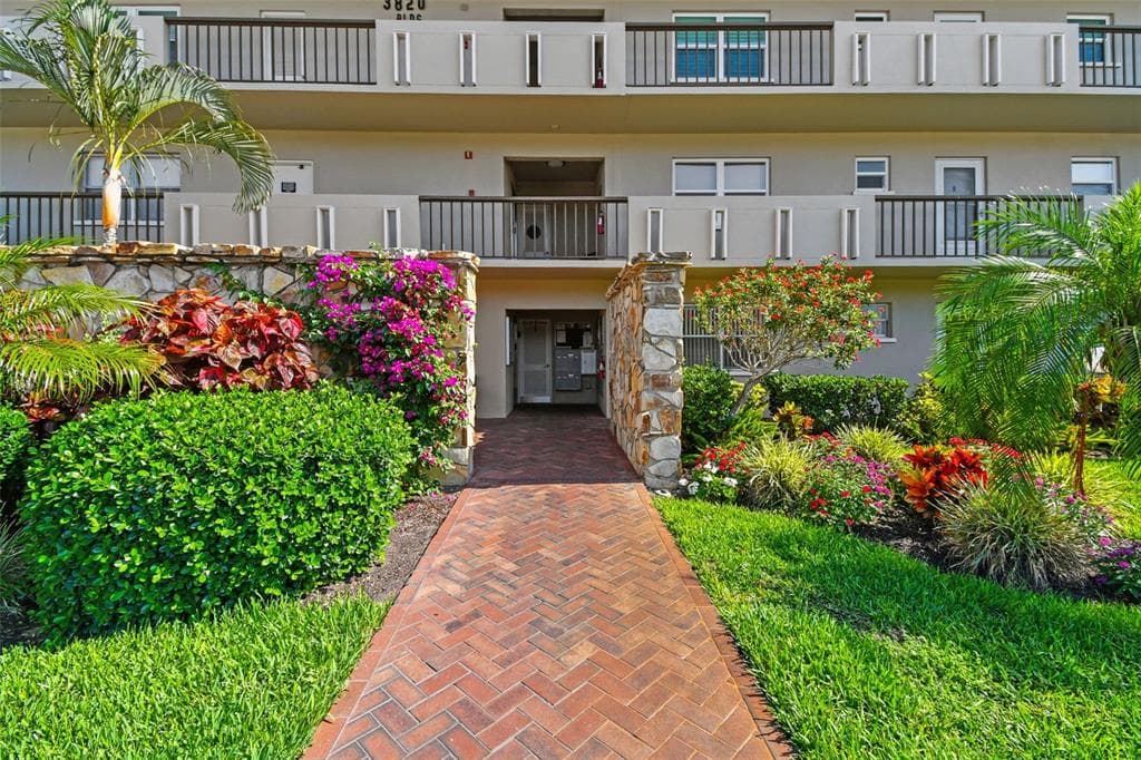 3820 IRONWOOD CIRCLE UNIT 602-I - Interior/Exterior Photo 4 - BRADENTON, FL