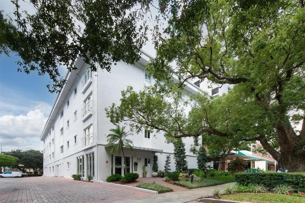 210 5TH AVENUE S UNIT 403 - Interior/Exterior Photo 5 - ST PETERSBURG, FL