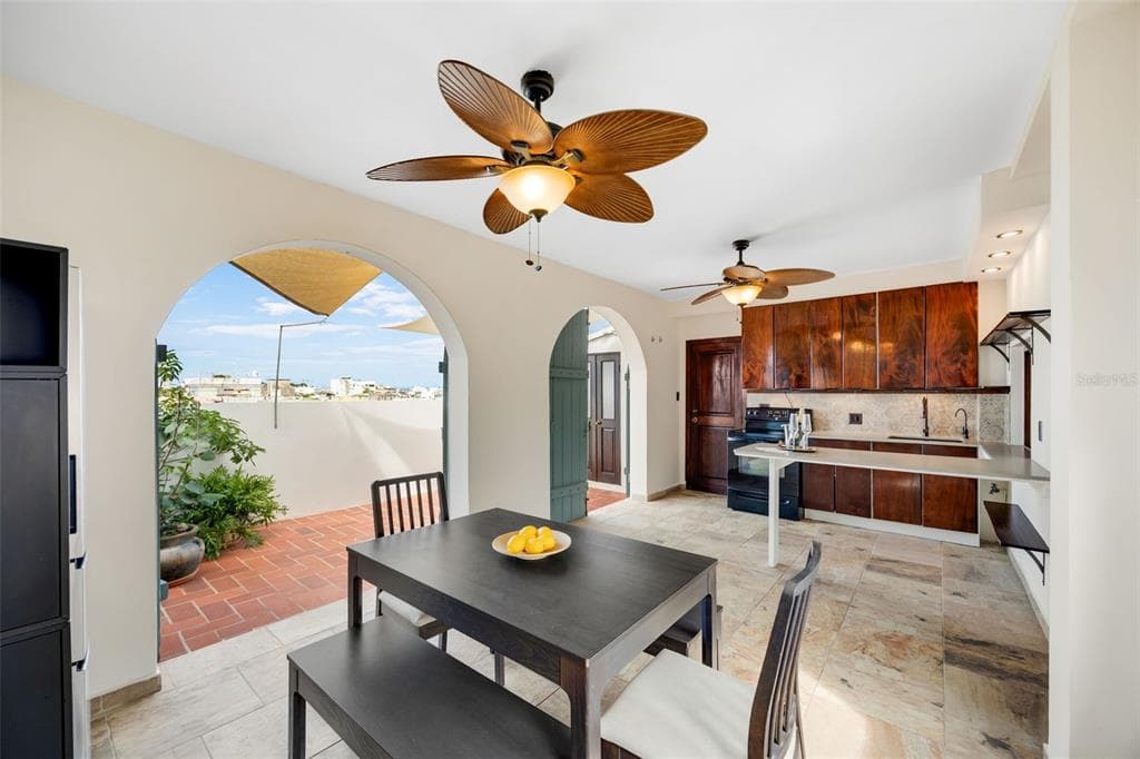 152 RAFAEL CORDERO UNIT PH-2 - Interior/Exterior Photo 2 - SAN JUAN, PR