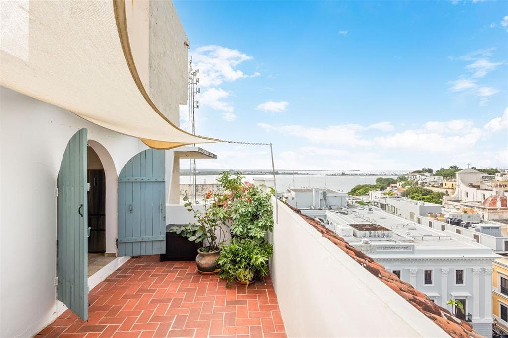 152 RAFAEL CORDERO UNIT PH-2 - Interior/Exterior Photo 4 - SAN JUAN, PR