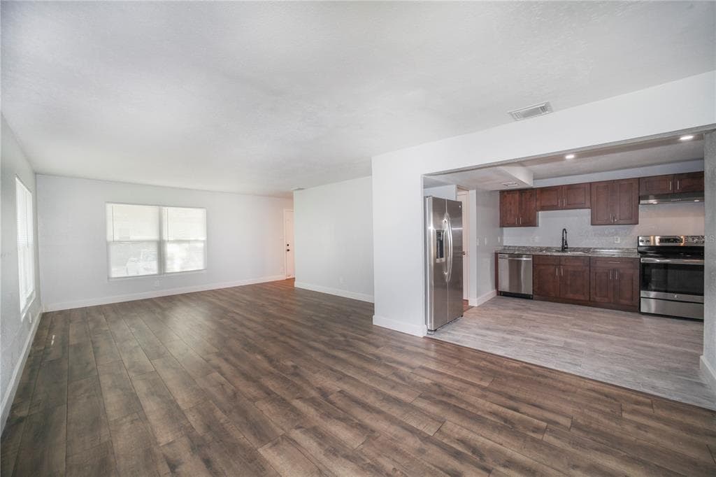 331 AMHERST AVENUE UNIT 56 - Interior/Exterior Photo 5 - SARASOTA, FL