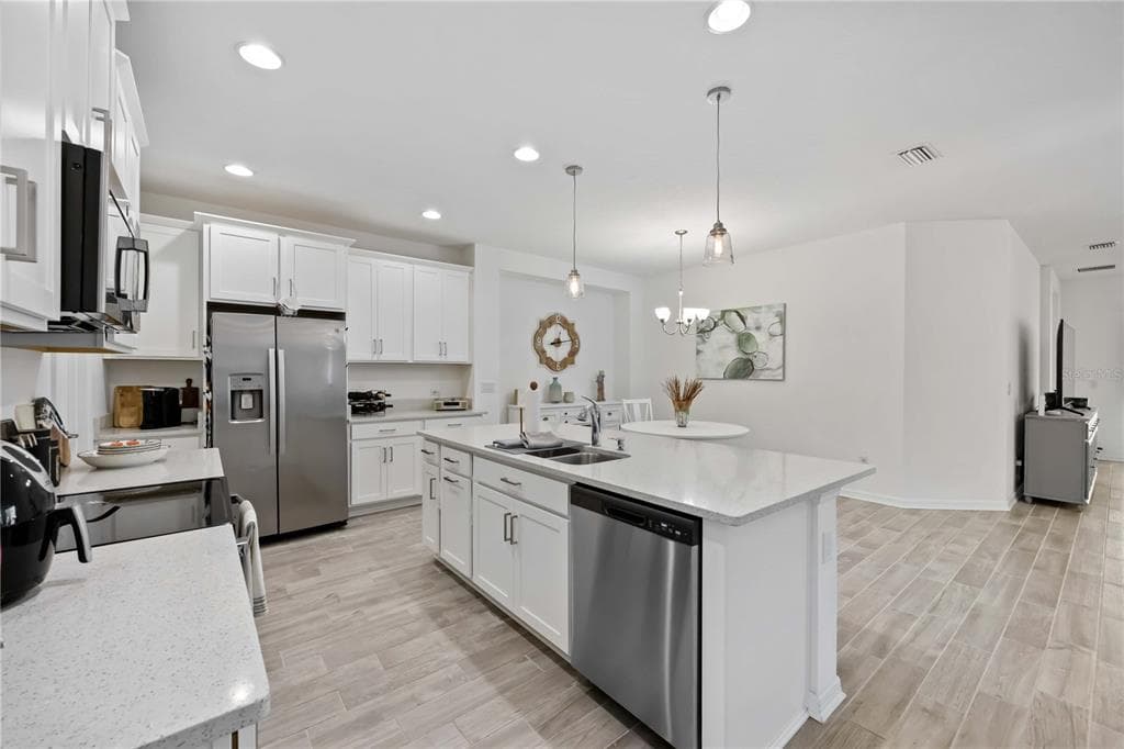 6081 AMBERLY DRIVE - Interior/Exterior Photo 3 - BRADENTON, FL