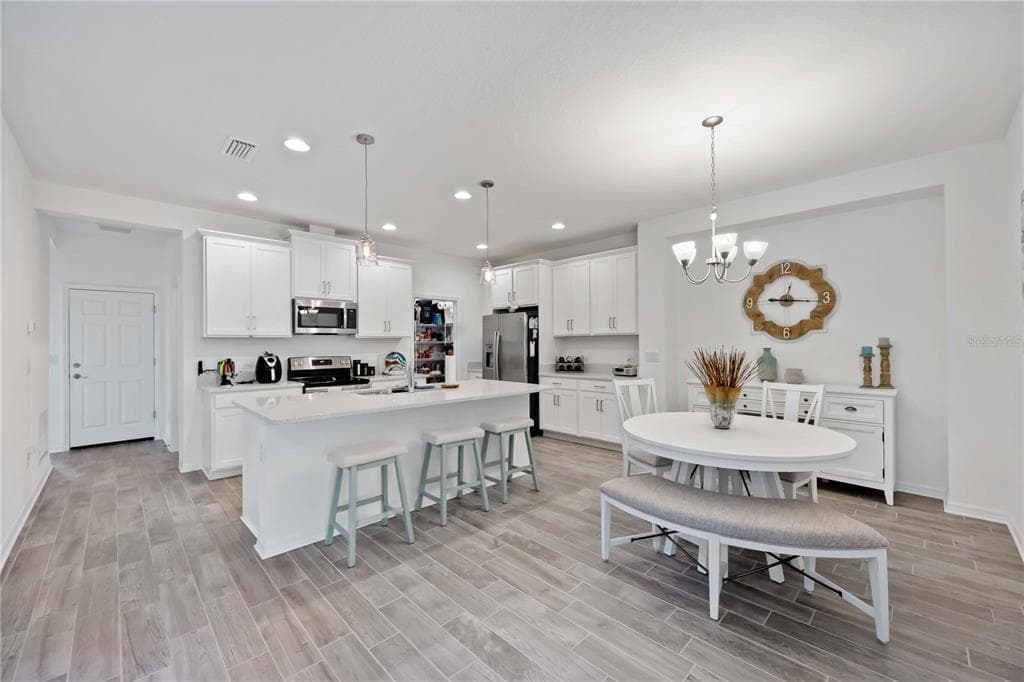 6081 AMBERLY DRIVE - Interior/Exterior Photo 5 - BRADENTON, FL