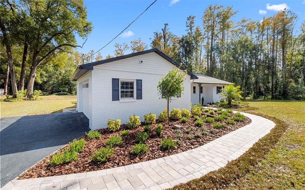 11201 HIDDEN VALLEY DRIVE - Interior/Exterior Photo 3 - TAMPA, FL