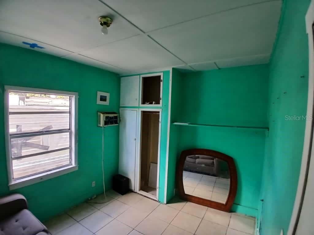 1705 W POWHATAN AVENUE - Interior/Exterior Photo 3 - TAMPA, FL