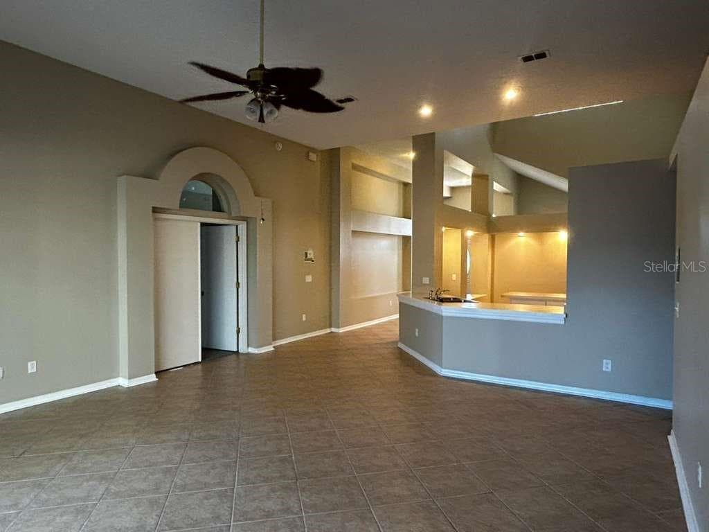 null - Interior/Exterior Photo 3 - TAMPA, FL