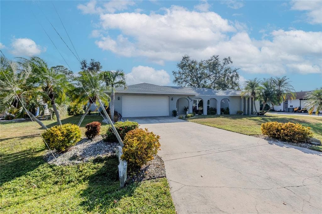 5206 18TH AVENUE E - Interior/Exterior Photo 2 - BRADENTON, FL