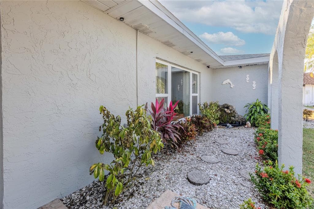 5206 18TH AVENUE E - Interior/Exterior Photo 5 - BRADENTON, FL