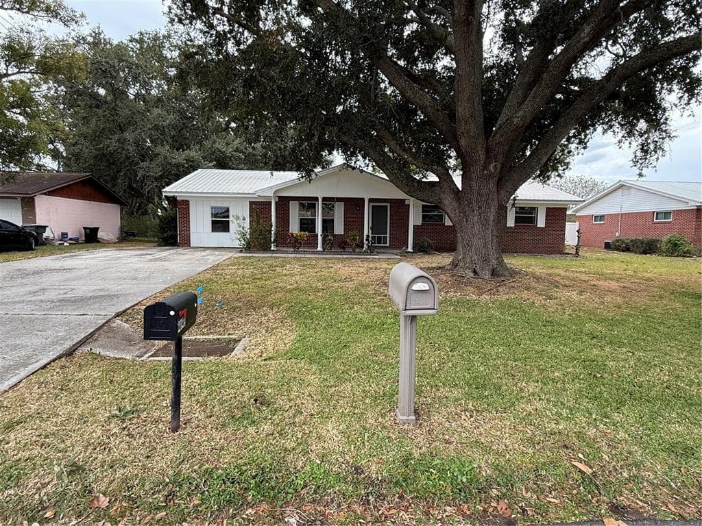 2124 COUNTRY LOOP S - Interior/Exterior Photo 5 - LAKELAND, FL