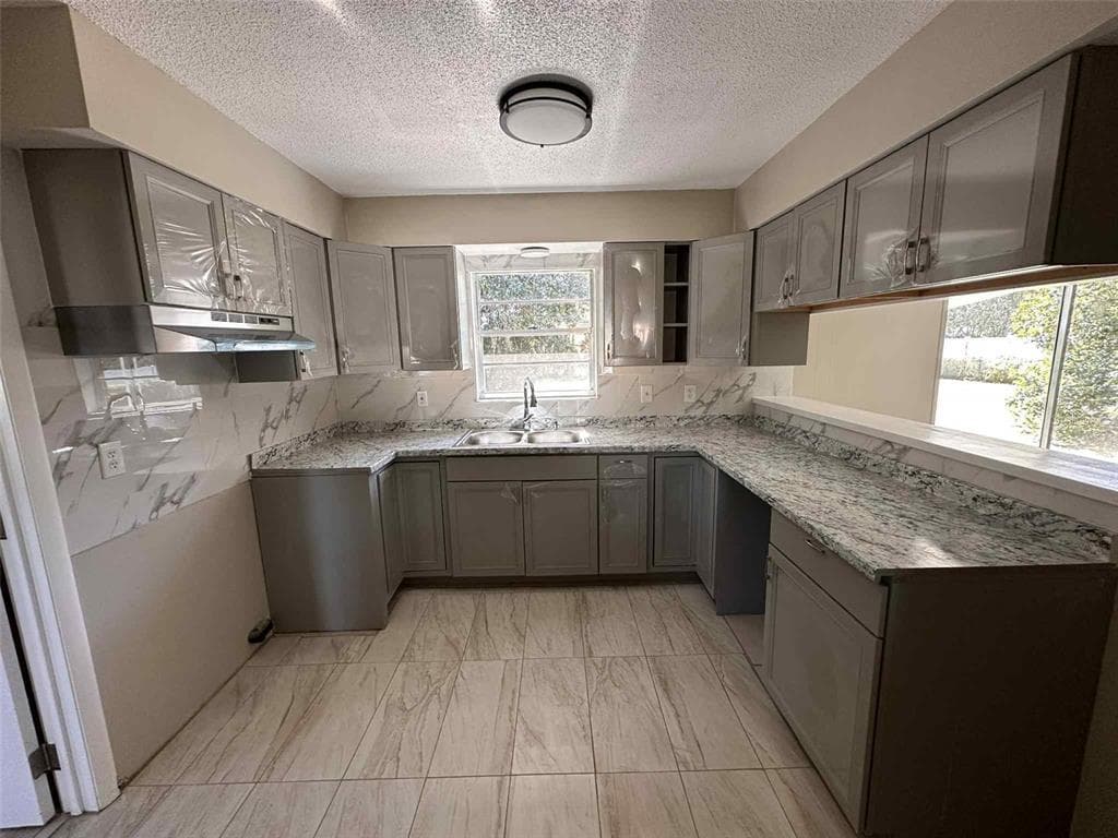 2124 COUNTRY LOOP S - Interior/Exterior Photo 4 - LAKELAND, FL