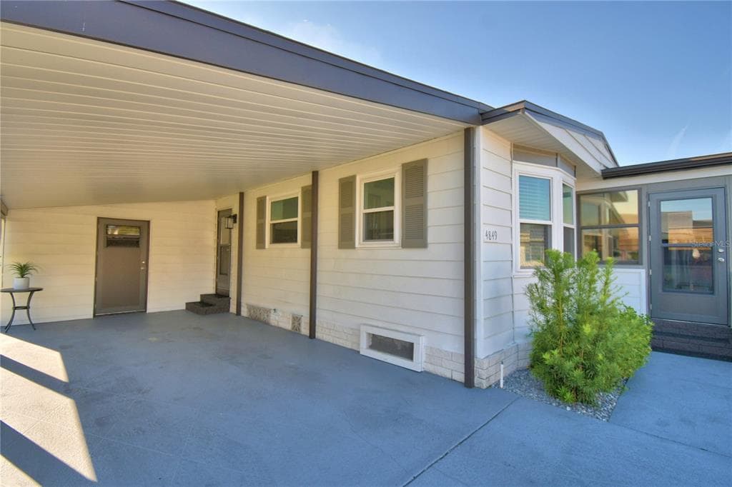 4849 GOLDENVIEW LANE - Interior/Exterior Photo 3 - LAKELAND, FL