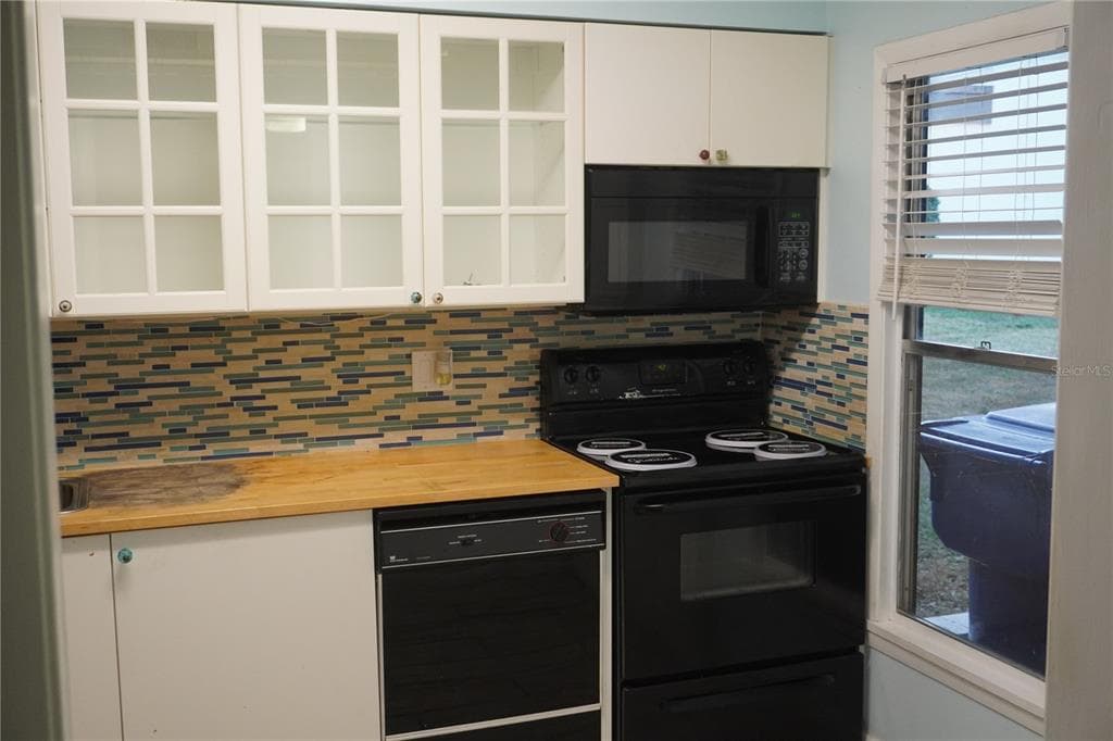 8 EL RECODO UNIT 8 - Interior/Exterior Photo 5 - LAKELAND, FL