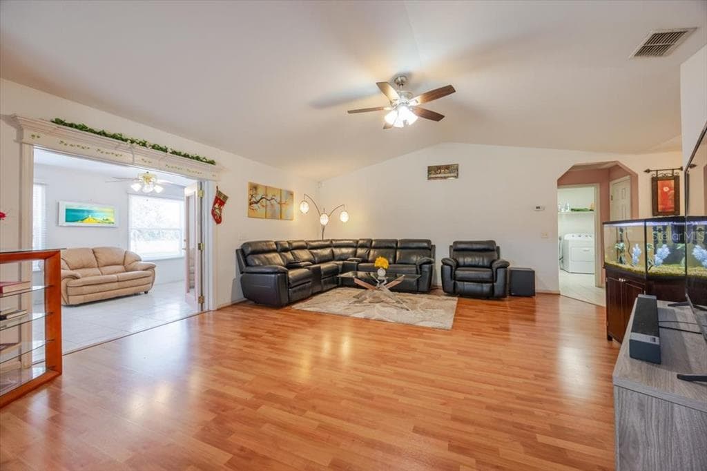 366 GLENRIDGE LOOP - Interior/Exterior Photo 5 - LAKELAND, FL