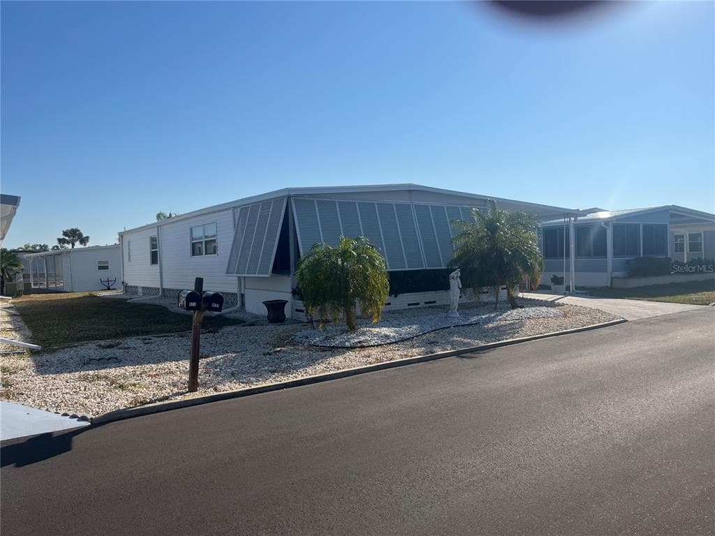 922 CORTINA BOULEVARD - Interior/Exterior Photo 2 - VENICE, FL