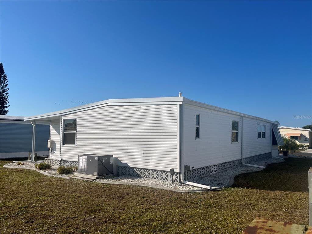 922 CORTINA BOULEVARD - Interior/Exterior Photo 3 - VENICE, FL