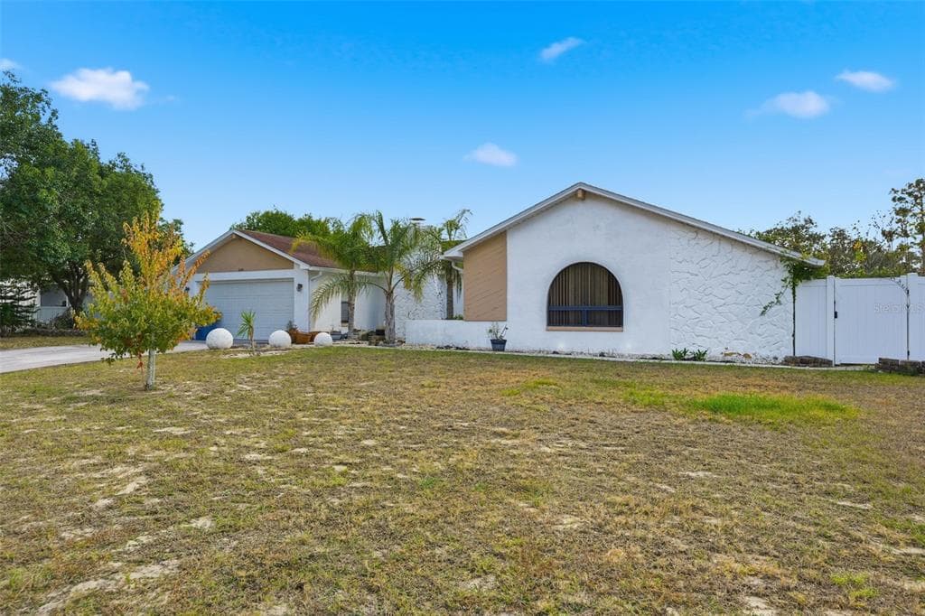 12244 SHAFTON ROAD - Interior/Exterior Photo 3 - SPRING HILL, FL