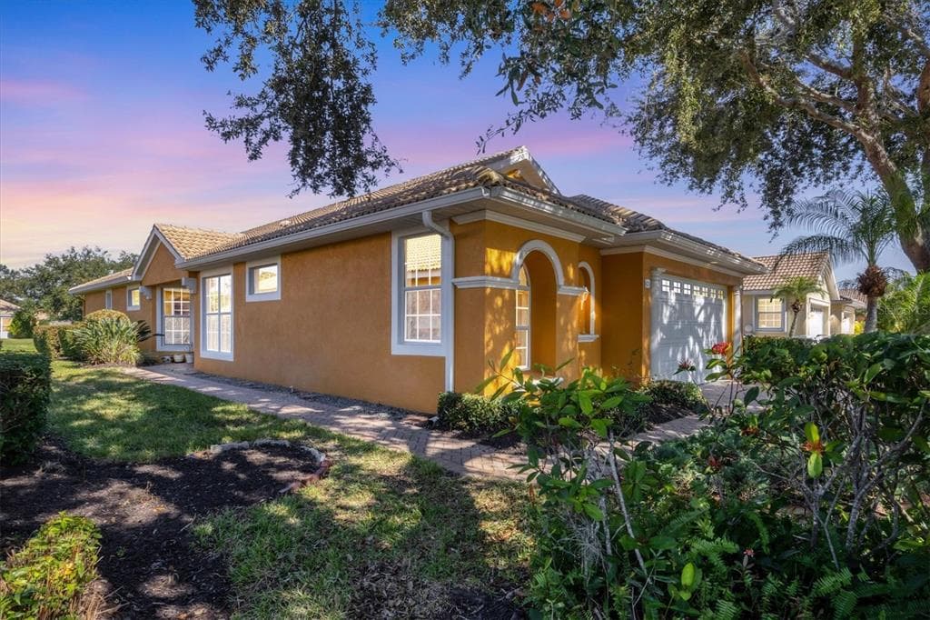 4226 REFLECTIONS PARKWAY