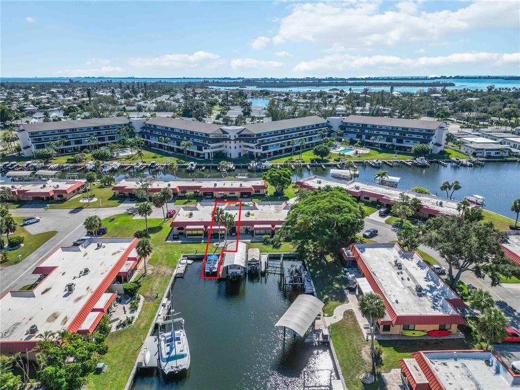 9608 VALENCIA COVE - Interior/Exterior Photo 3 - BRADENTON, FL