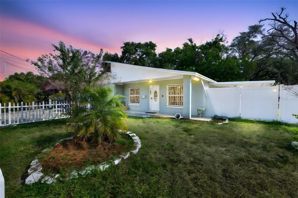 3901 N CLEARFIELD AVENUE - Interior/Exterior Photo 5 - TAMPA, FL