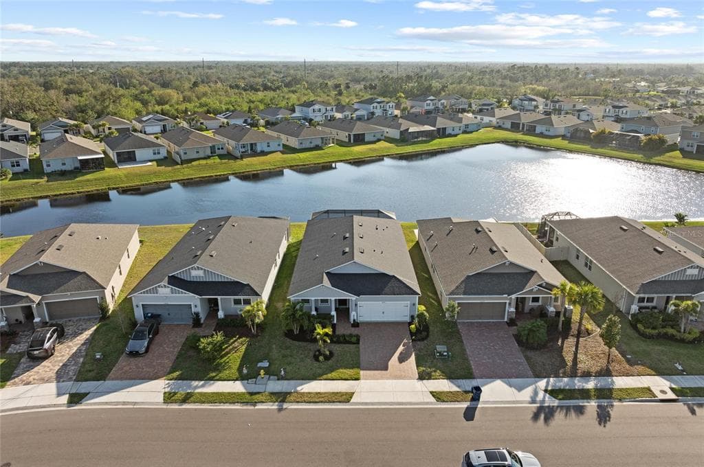 14238 59TH CIRCLE E - Interior/Exterior Photo 3 - BRADENTON, FL