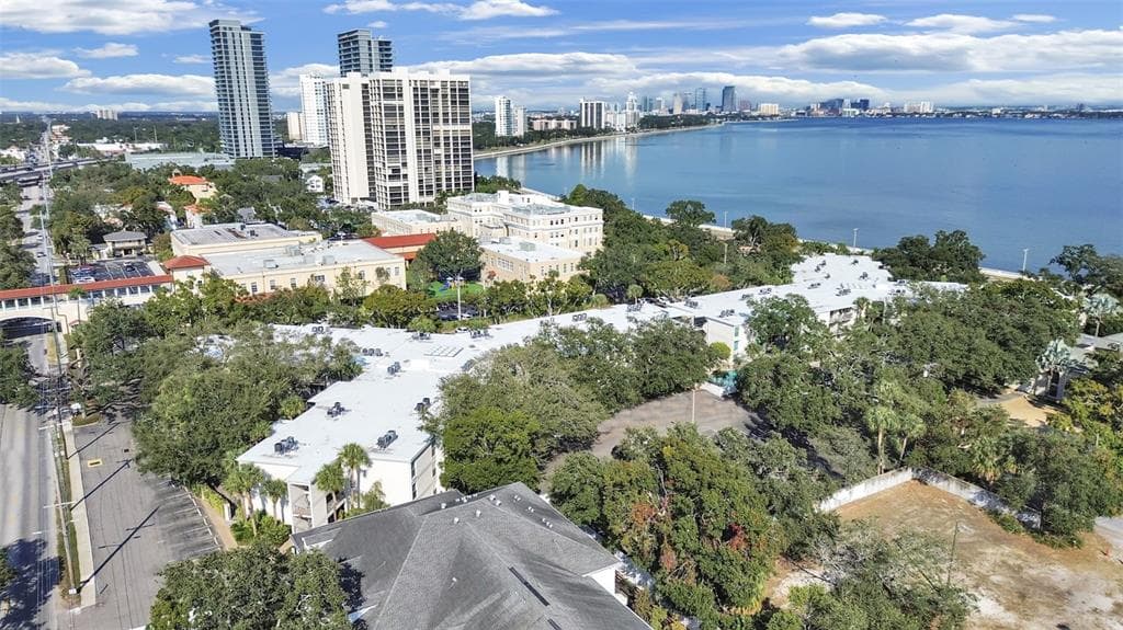 3325 BAYSHORE BOULEVARD UNIT F22 - Interior/Exterior Photo 5 - TAMPA, FL