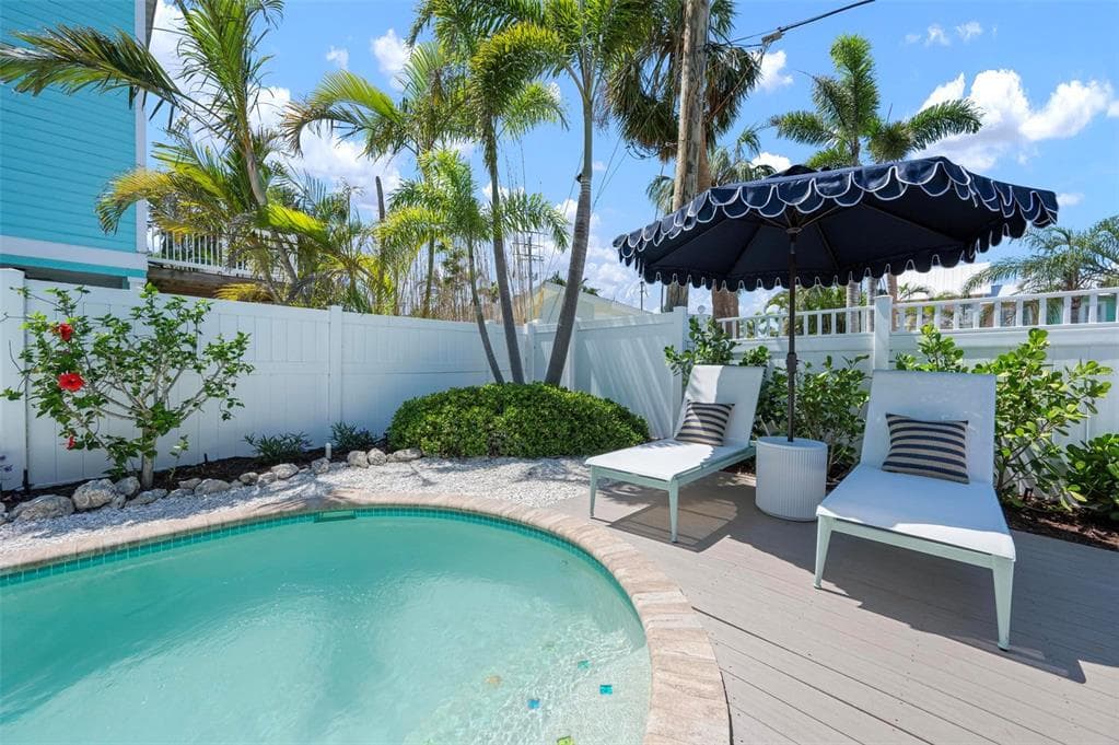 204 75TH STREET - Interior/Exterior Photo 4 - HOLMES BEACH, FL