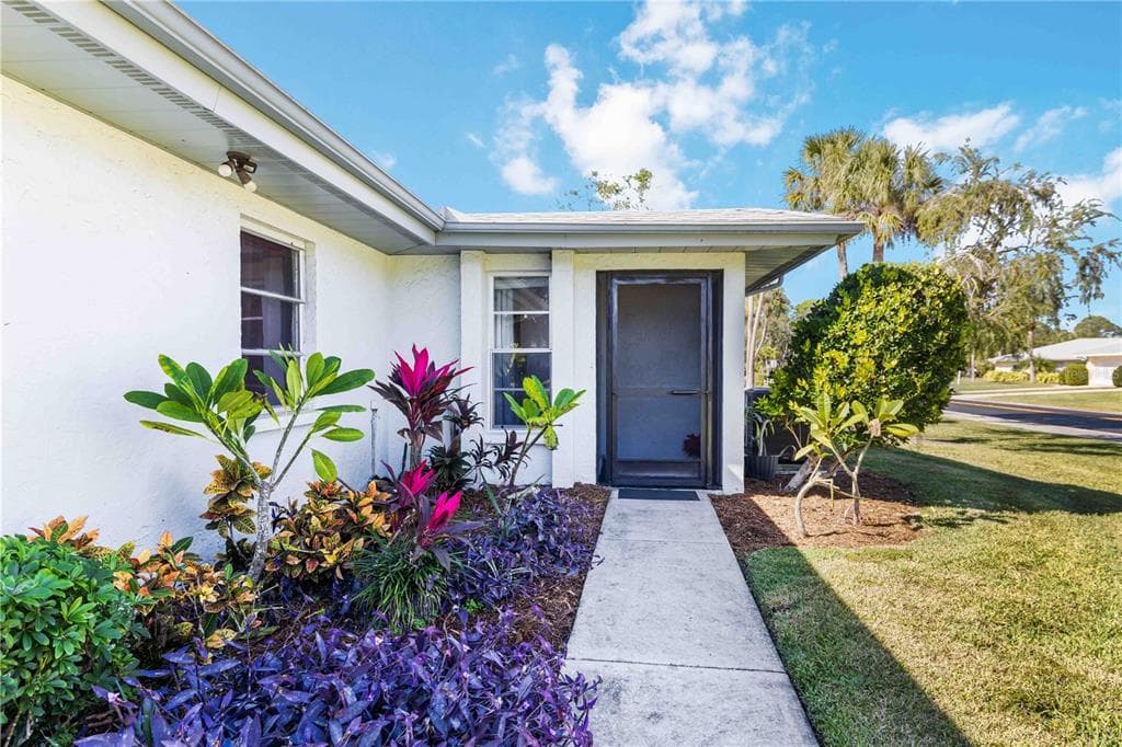 4202 CENTER POINTE LANE UNIT 30 - Interior/Exterior Photo 3 - SARASOTA, FL