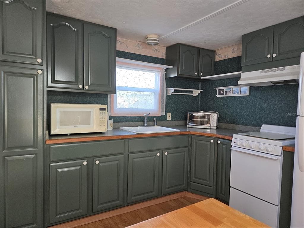 476 BOXWOOD DRIVE - Interior/Exterior Photo 5 - VENICE, FL