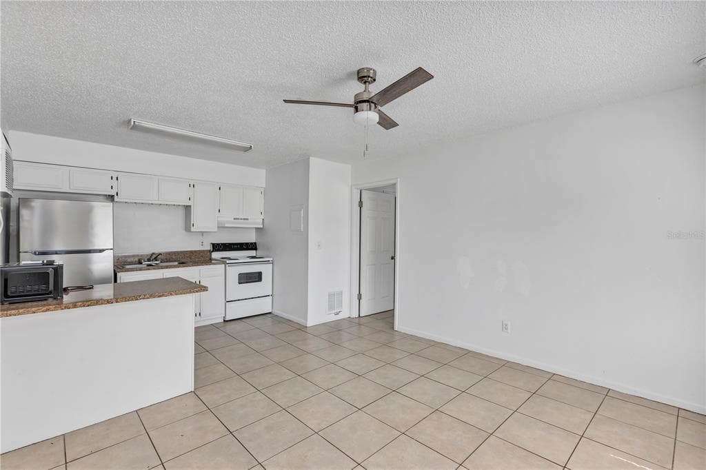 506 NE 28TH AVENUE - Interior/Exterior Photo 3 - OCALA, FL