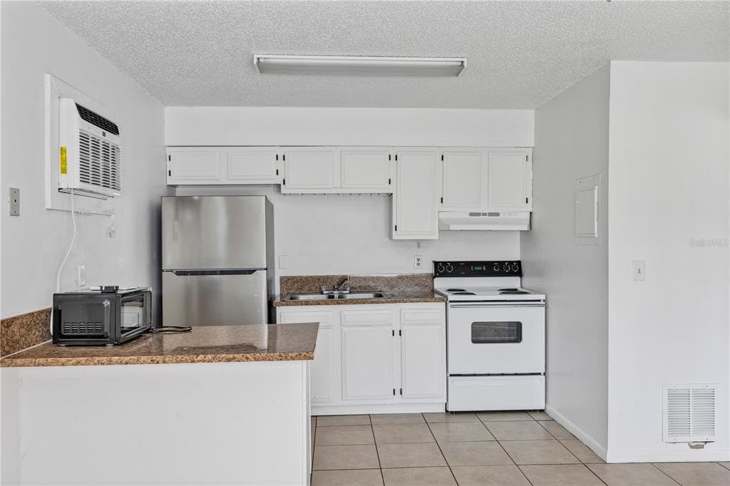 506 NE 28TH AVENUE - Interior/Exterior Photo 4 - OCALA, FL