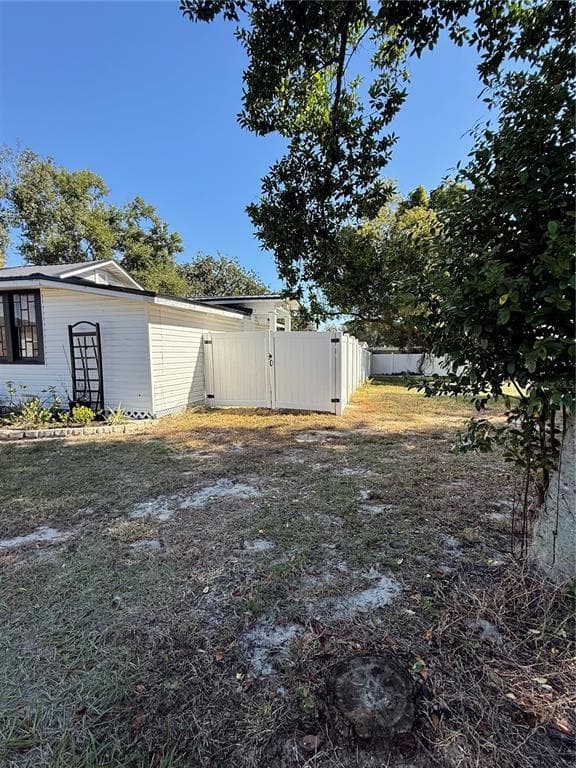 650 9TH STREET NE - Interior/Exterior Photo 4 - WINTER HAVEN, FL