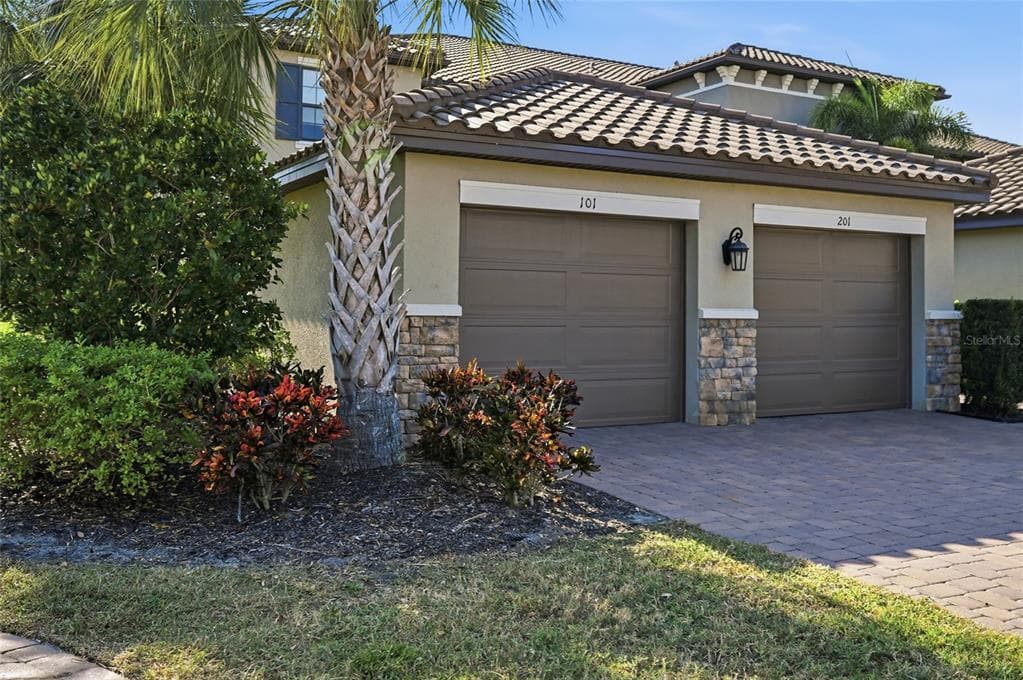 13837 MESSINA LOOP UNIT 101 - Interior/Exterior Photo 4 - BRADENTON, FL