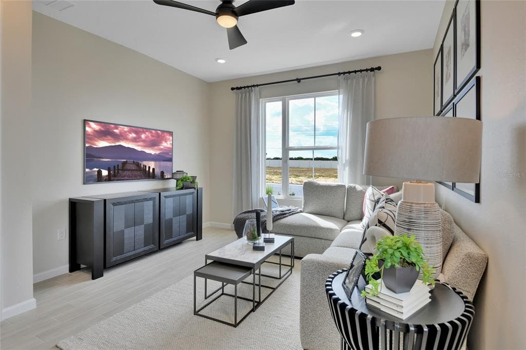 813 SLIVER RIDGE LANE - Interior/Exterior Photo 5 - MOUNT DORA, FL