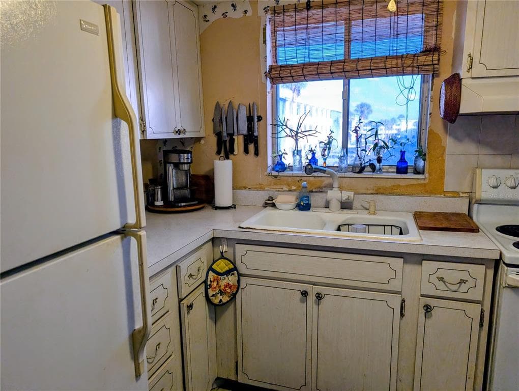 5862 WELCOME ROAD UNIT J-25 - Interior/Exterior Photo 4 - BRADENTON, FL