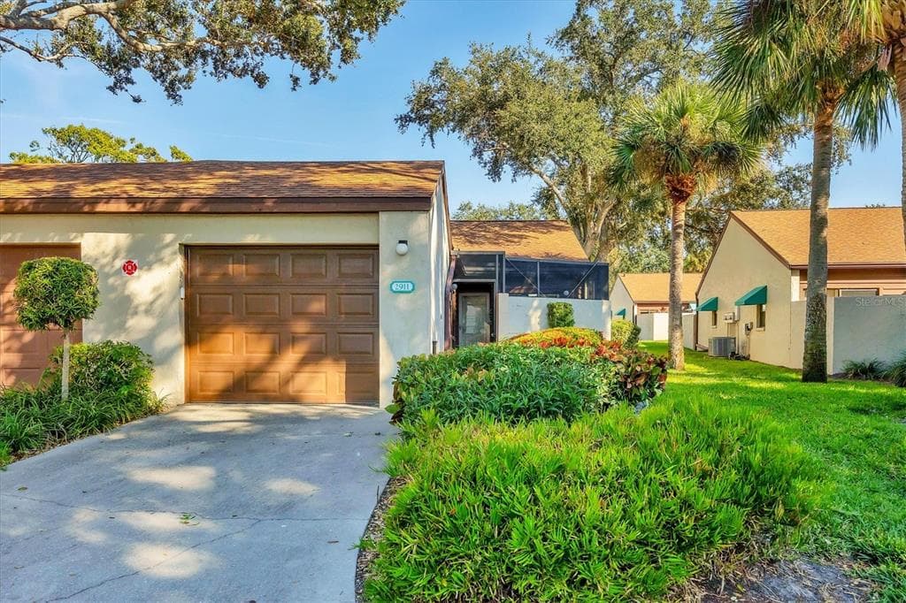 2911 PARK LAKE DRIVE