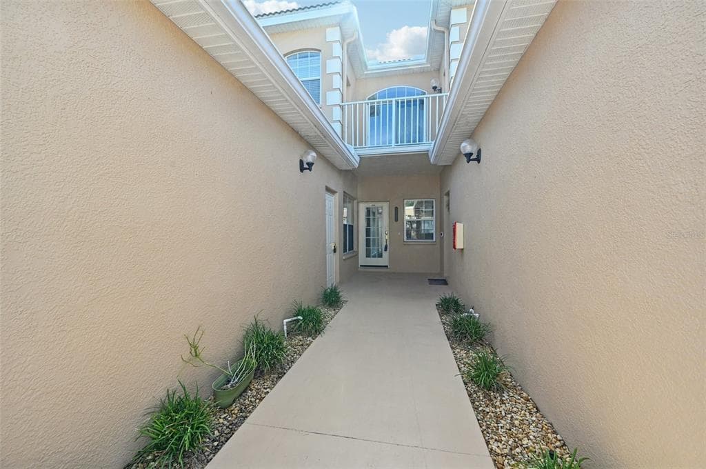 6506 7TH AVENUE CIRCLE W - Interior/Exterior Photo 3 - BRADENTON, FL