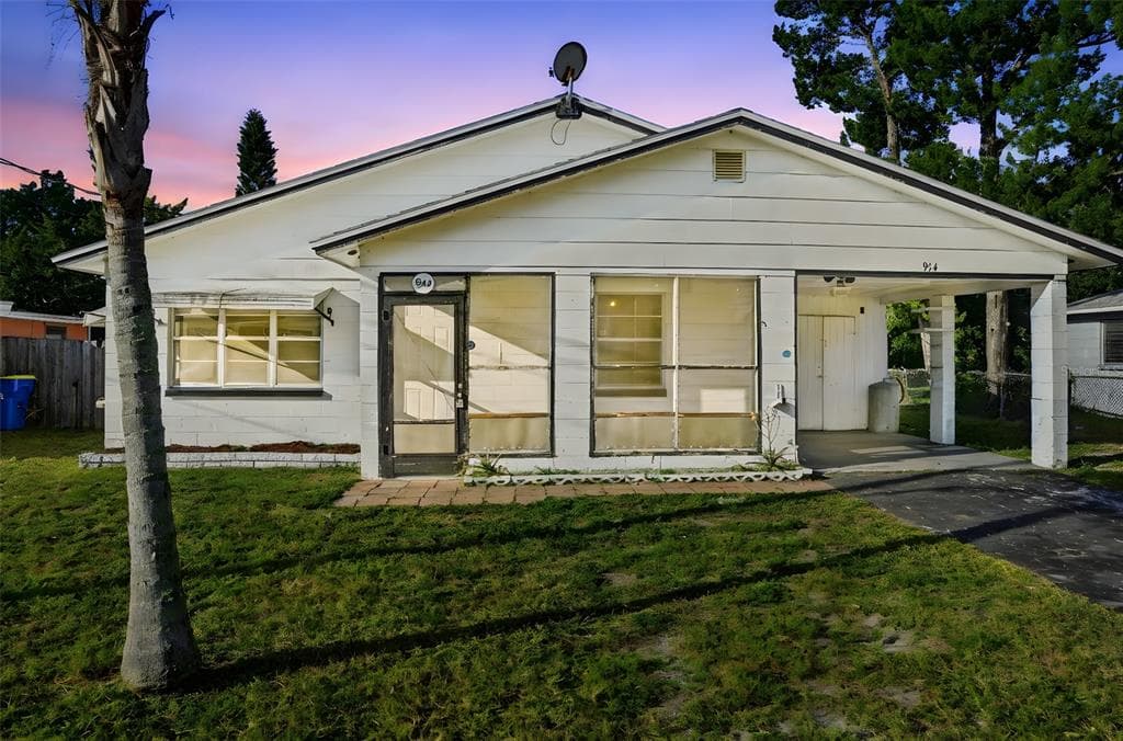 914 FLAGLER AVENUE - EDGEWATER, FL - 3bd/2ba - $179,900