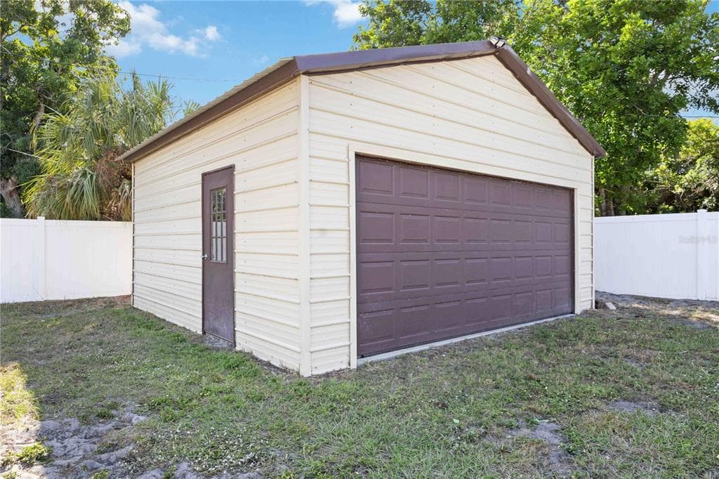 2811 17TH AVENUE W - Interior/Exterior Photo 3 - BRADENTON, FL