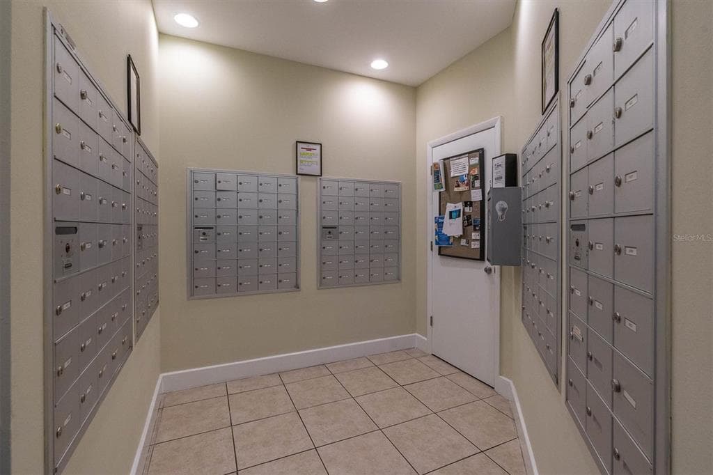 470 3RD STREET S UNIT 513 - Interior/Exterior Photo 5 - ST PETERSBURG, FL