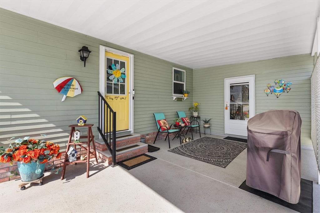 713 SHARON DRIVE - Interior/Exterior Photo 4 - LADY LAKE, FL